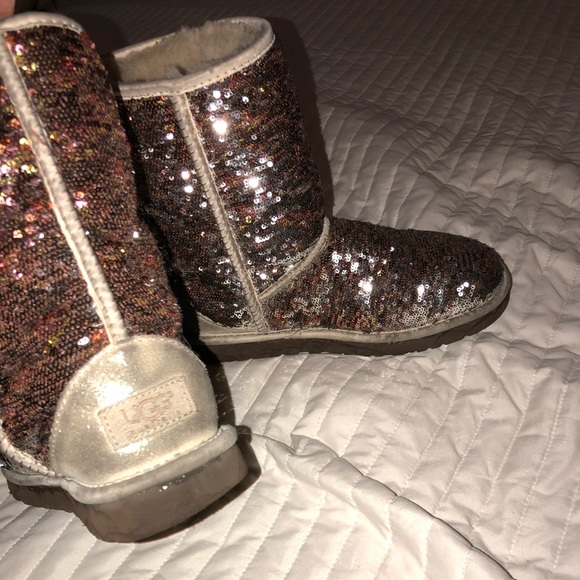 used ugg boots good condition - Picture 2 of 4